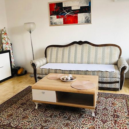 Apartment Etna! Near To Airport ซาราเยโว ภายนอก รูปภาพ