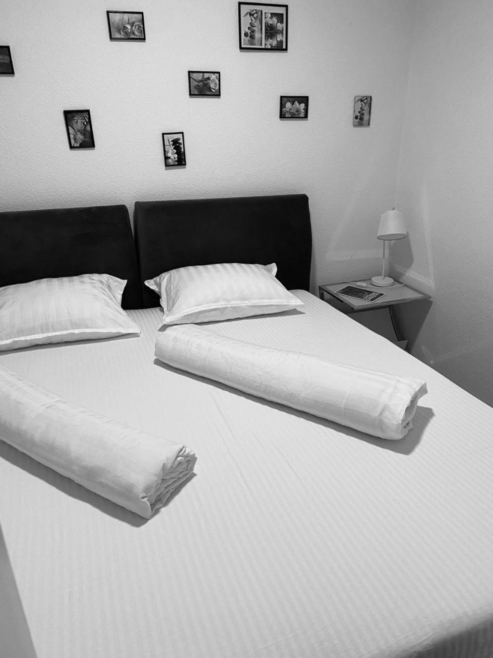 Apartment Etna! Near To Airport ซาราเยโว ภายนอก รูปภาพ