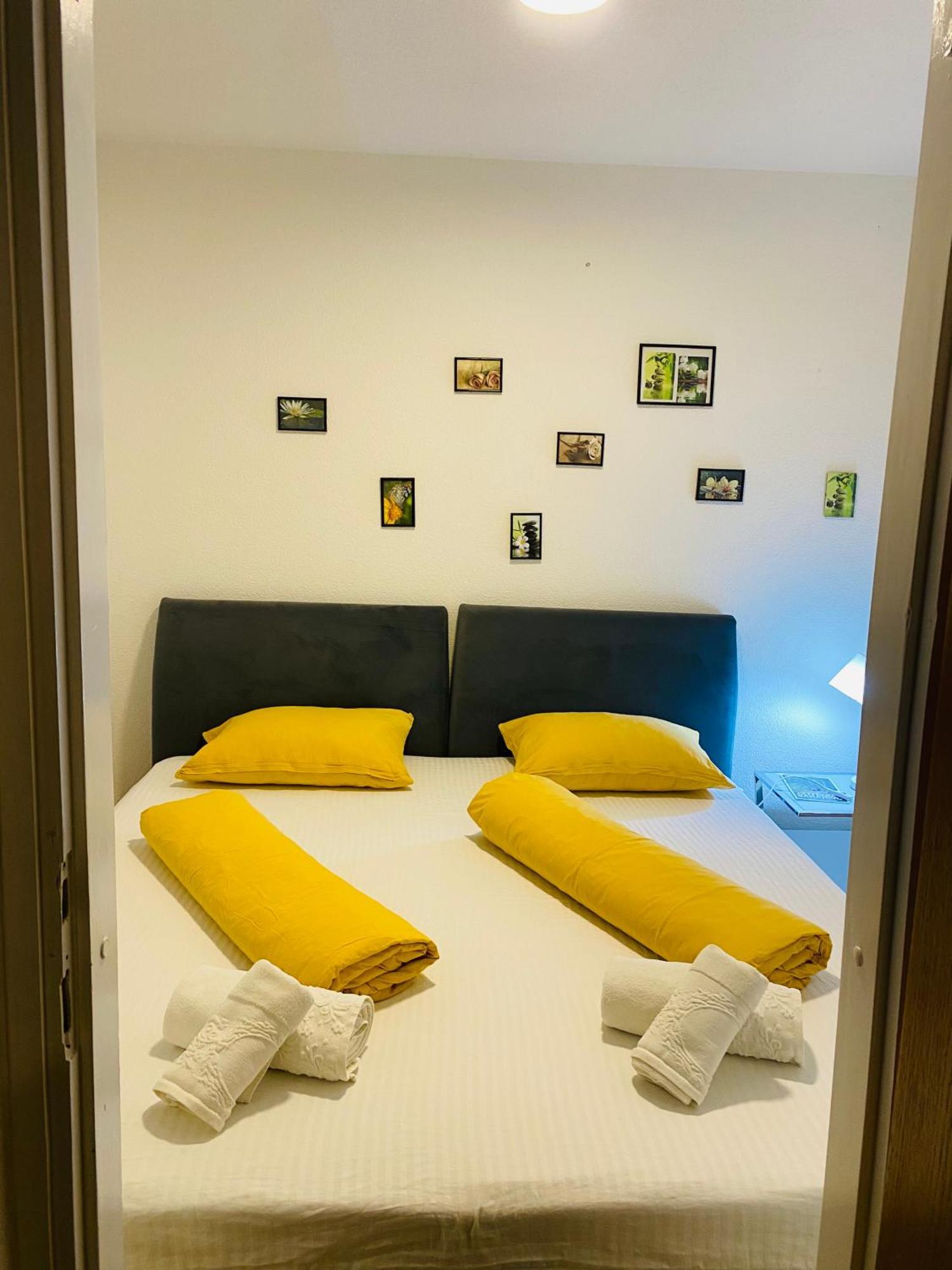 Apartment Etna! Near To Airport ซาราเยโว ภายนอก รูปภาพ